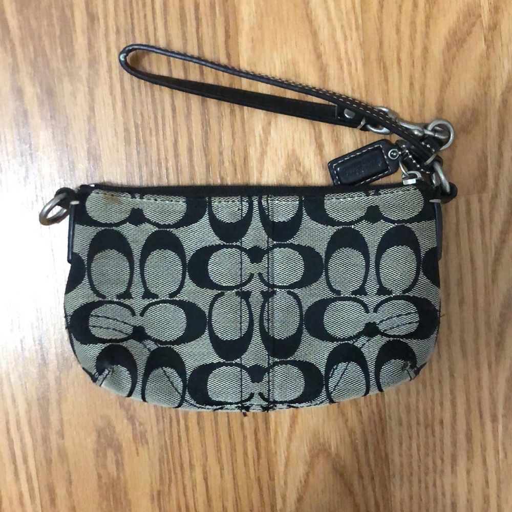 Coach Wristlist